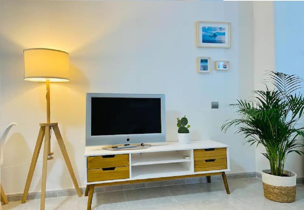 Alterhome Luminoso Estudio Con Piscina Y Maravillosas Vistas Torremolinos Exterior photo