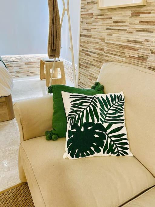 Alterhome Luminoso Estudio Con Piscina Y Maravillosas Vistas Torremolinos Exterior photo